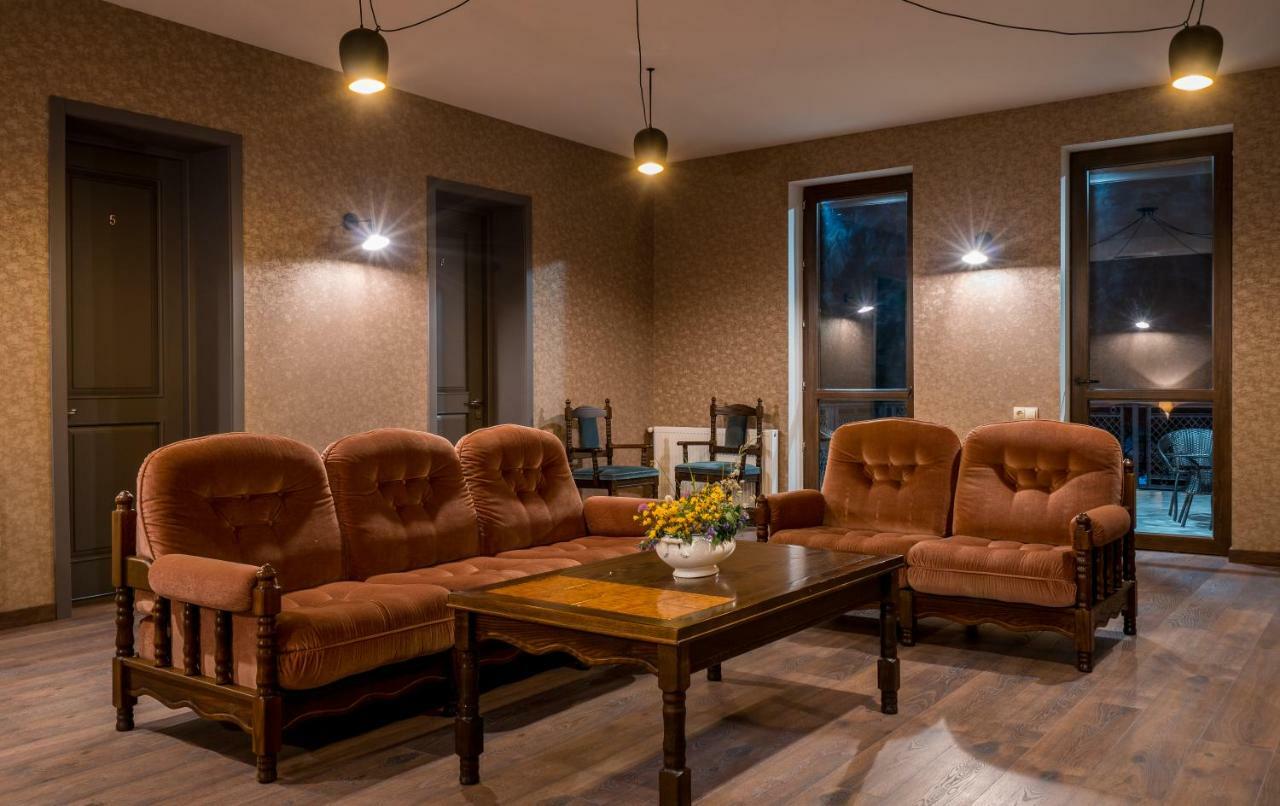 Travel Inn Kazbegi Экстерьер фото