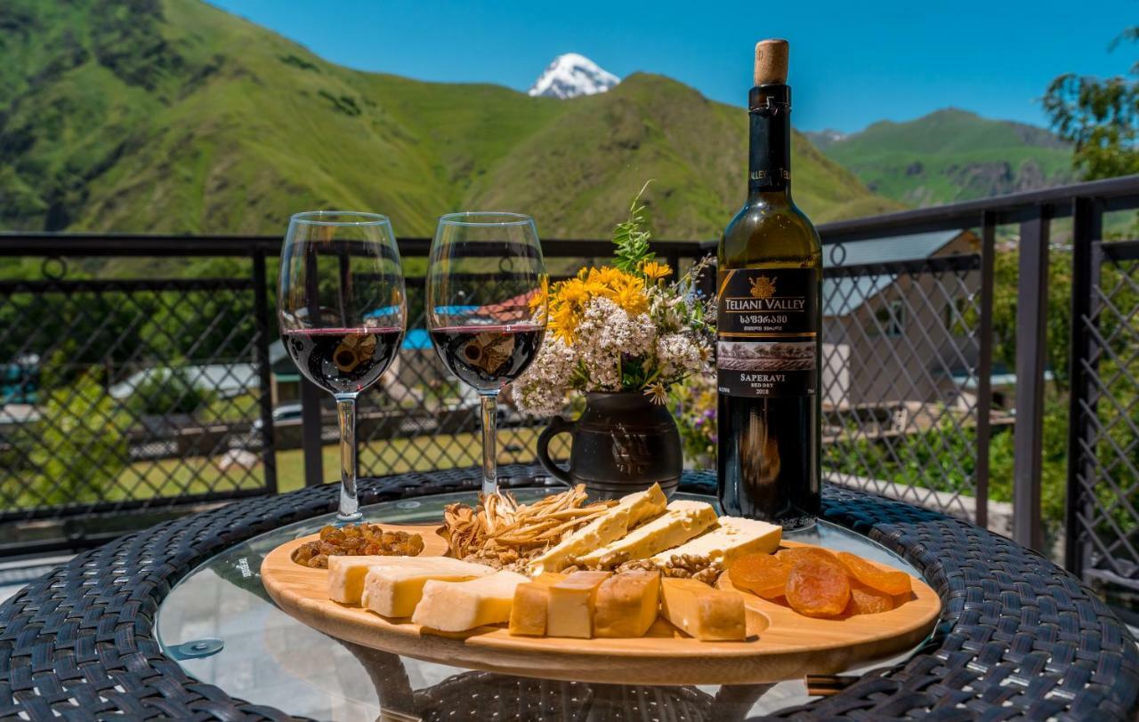 Travel Inn Kazbegi Экстерьер фото